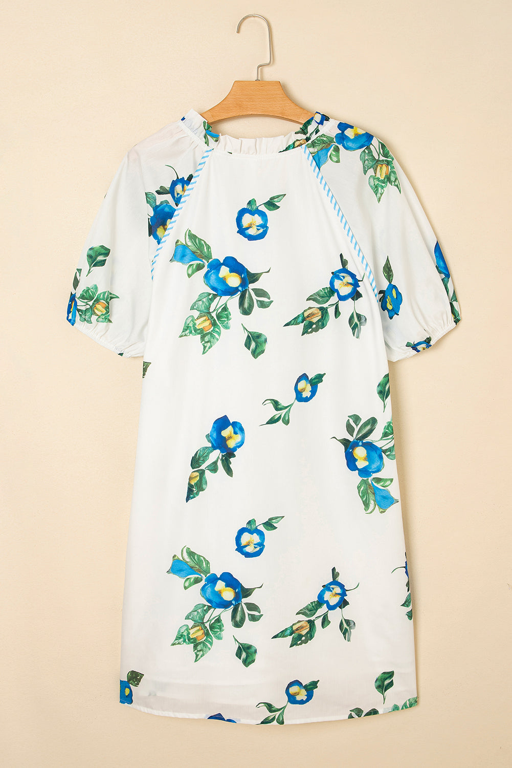 White Plus Size Floral Short Puff Sleeve Contrast Tie V Neck Dress