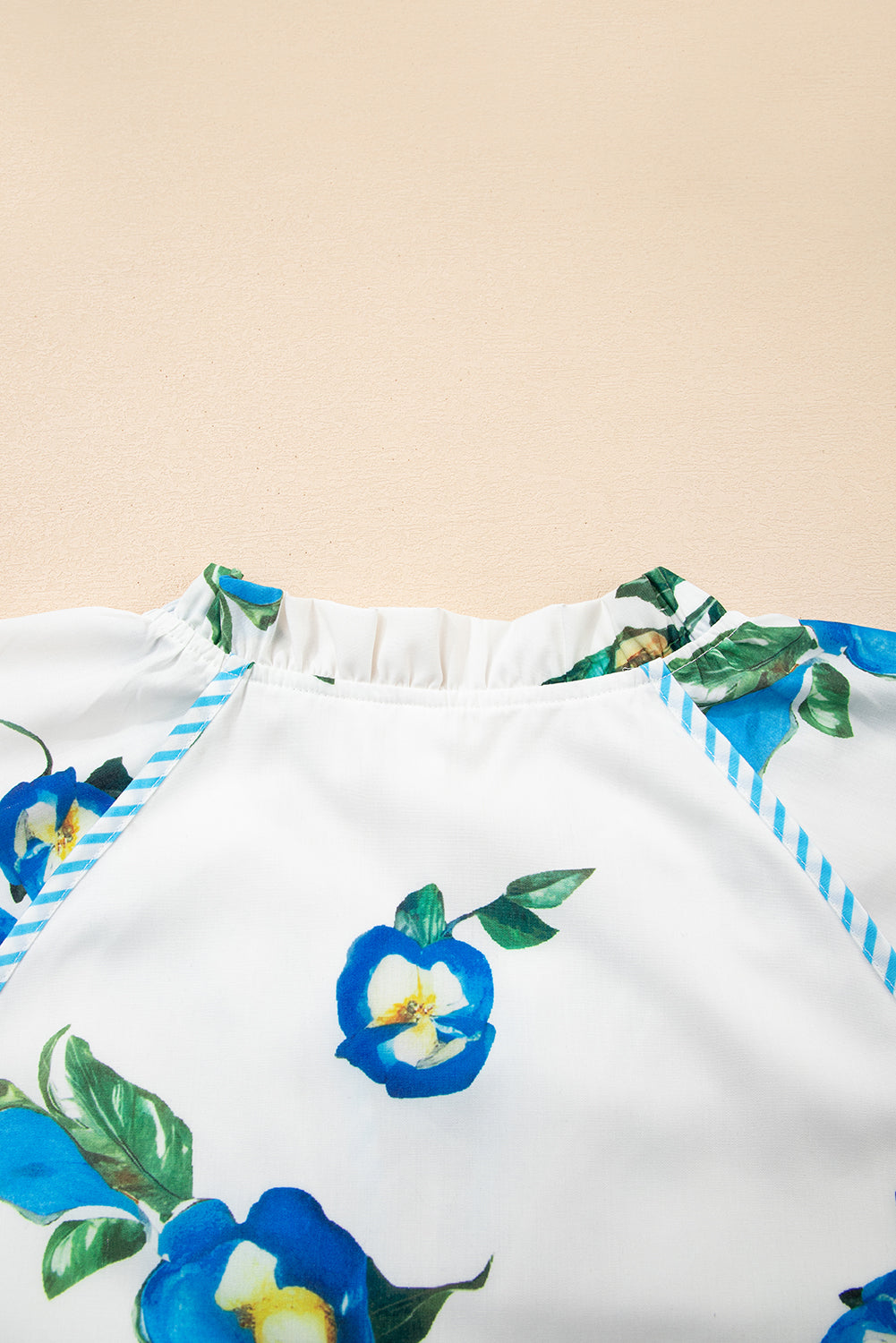 White Plus Size Floral Short Puff Sleeve Contrast Tie V Neck Dress